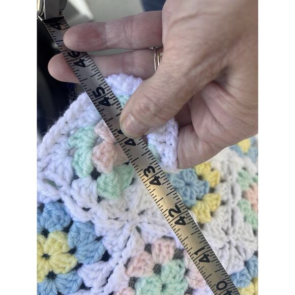 New Crochet Baby Afghan Throw Blanket Pastel Granny Square Handmade 45x67 - Picture 5 of 8